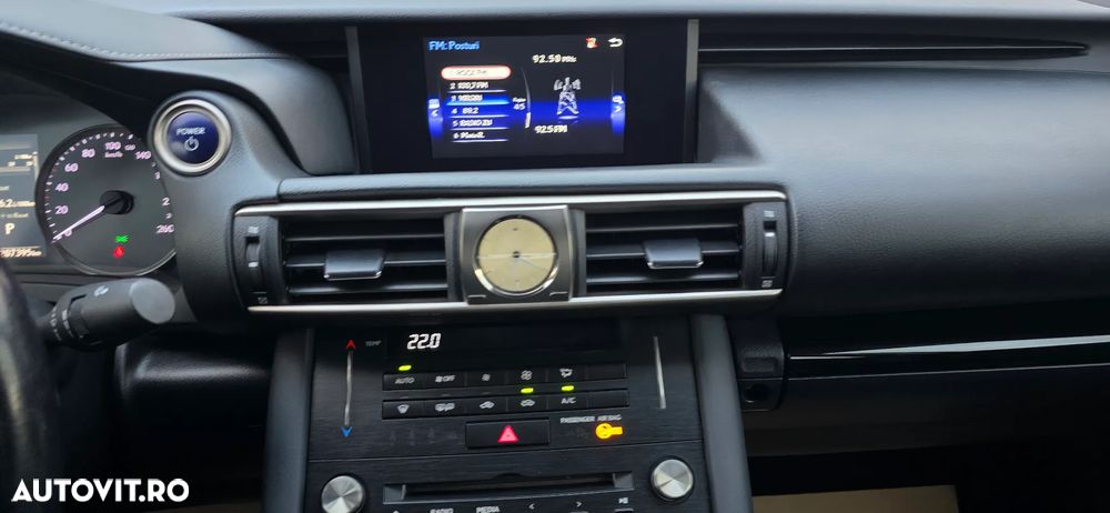 Lexus Seria IS 300h Executive Plus - 14