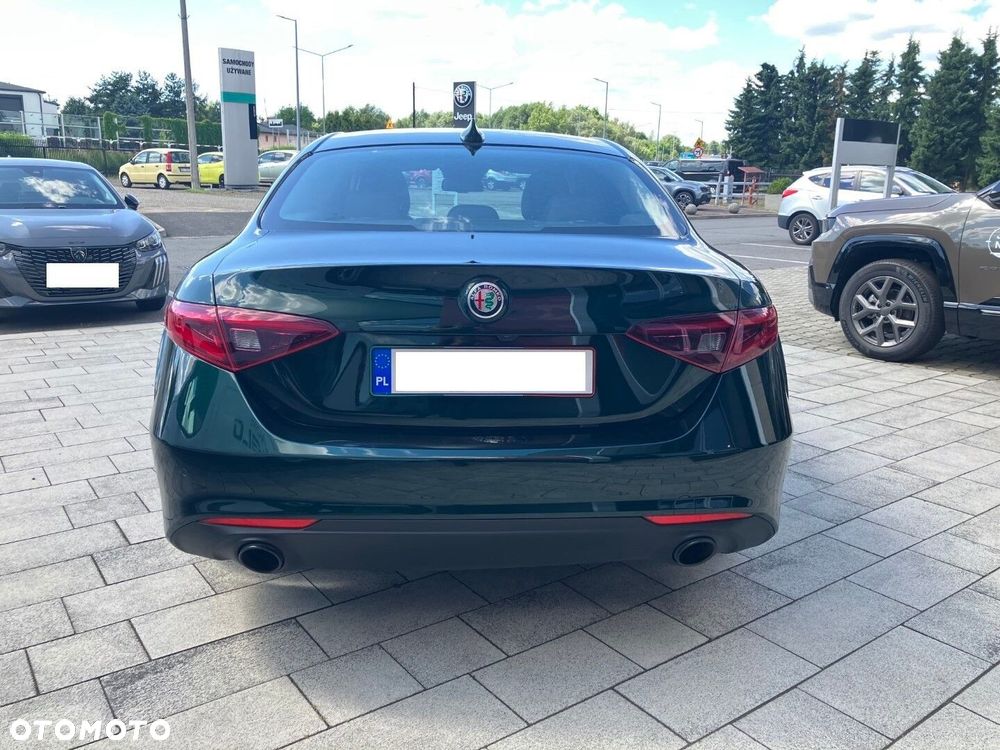 Alfa Romeo Giulia - 9