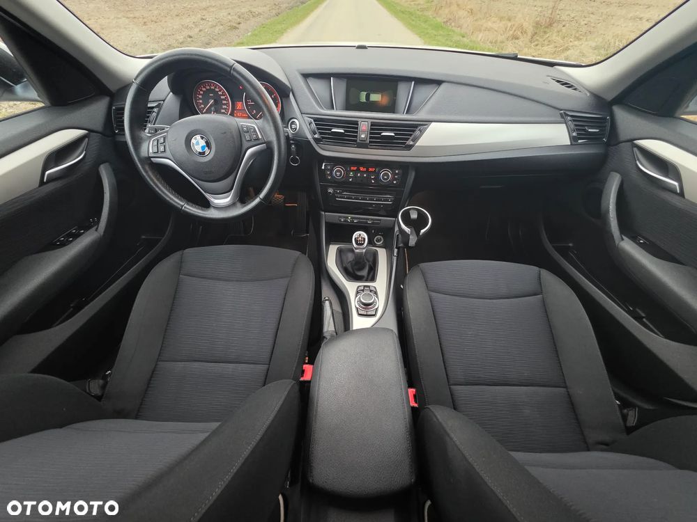 BMW X1 sDrive18d xLine - 19