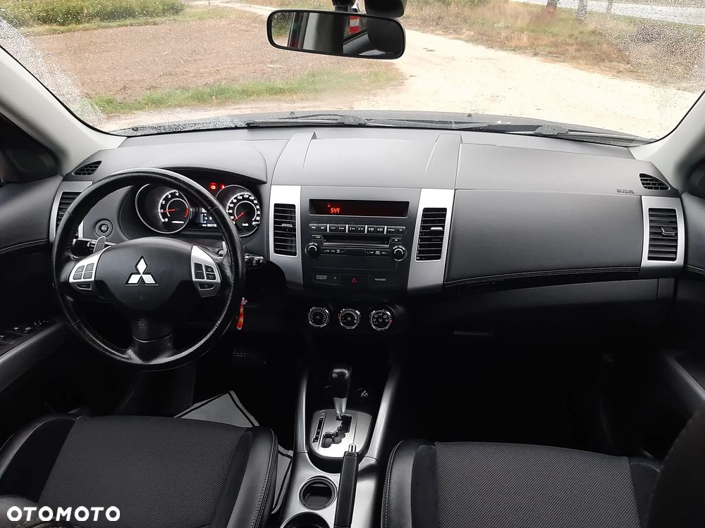 Mitsubishi Outlander 2.0 Intense 2WD CVT - 24