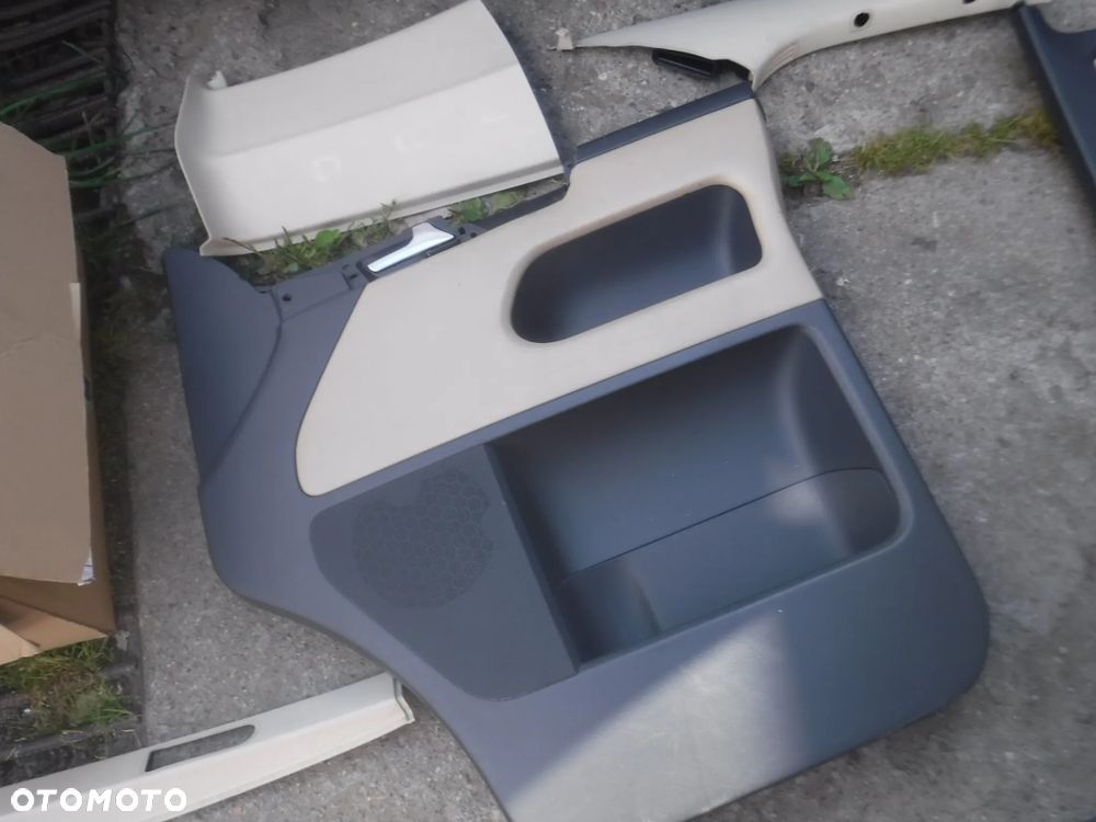 Vw T5 Lift T6 multivan fotele siedzenia grzane  kanapa skory stolik przekladka 2 X drzwi boczki roletki kpl - 4
