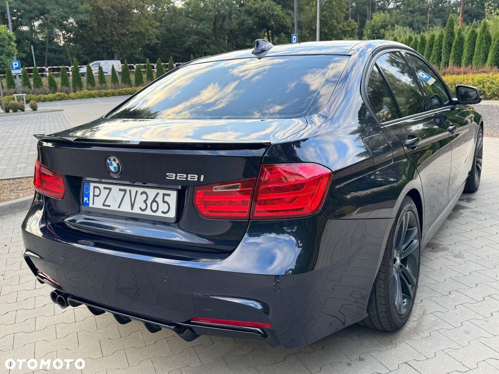 BMW Seria 3 328i Touring Sport Line - 9