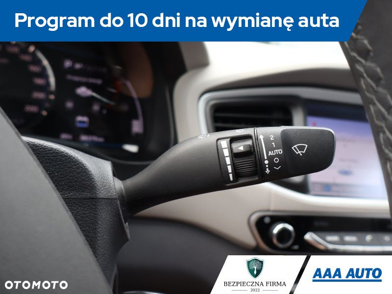 Hyundai IONIQ - 19
