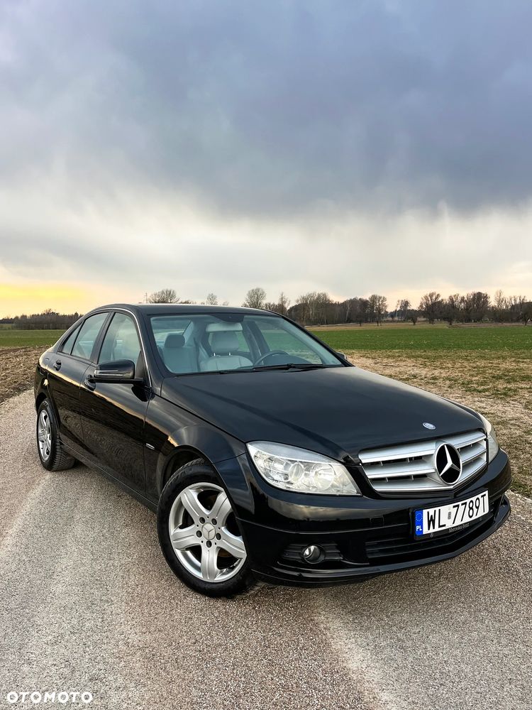 Mercedes-Benz Klasa C 180 CGI BlueEFFICIENCY Avantgarde - 1