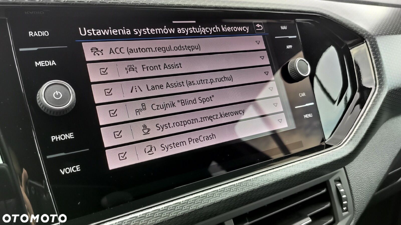 Volkswagen T-Cross - 22