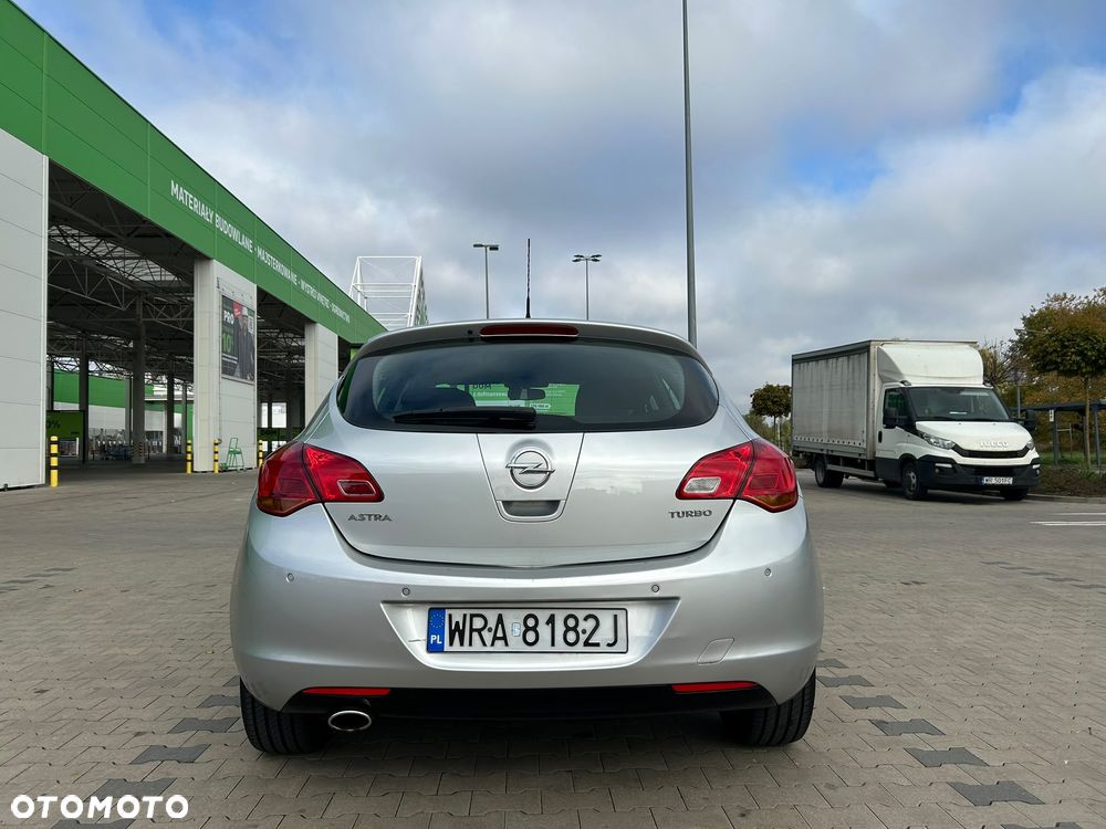 Opel Astra 2012 photo 4