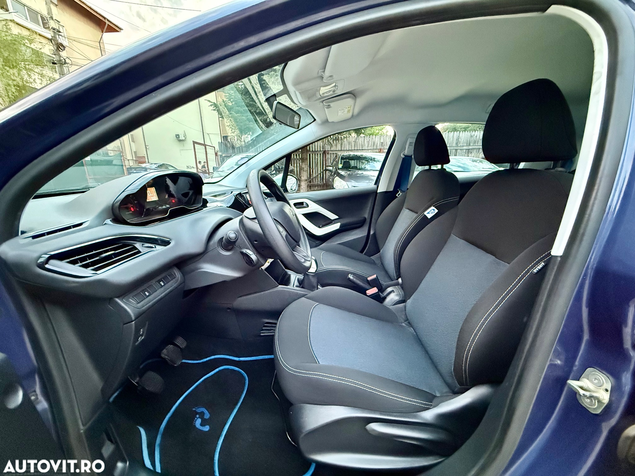 Peugeot 208 1.0 L PureTech Active - 11