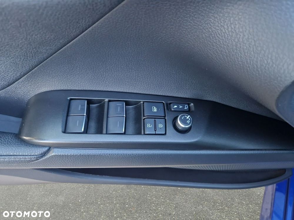 Toyota Camry - 11