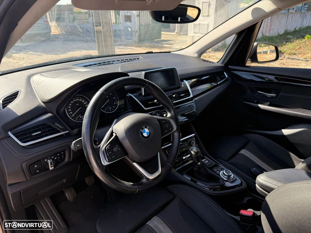 BMW 216 Active Tourer - 12