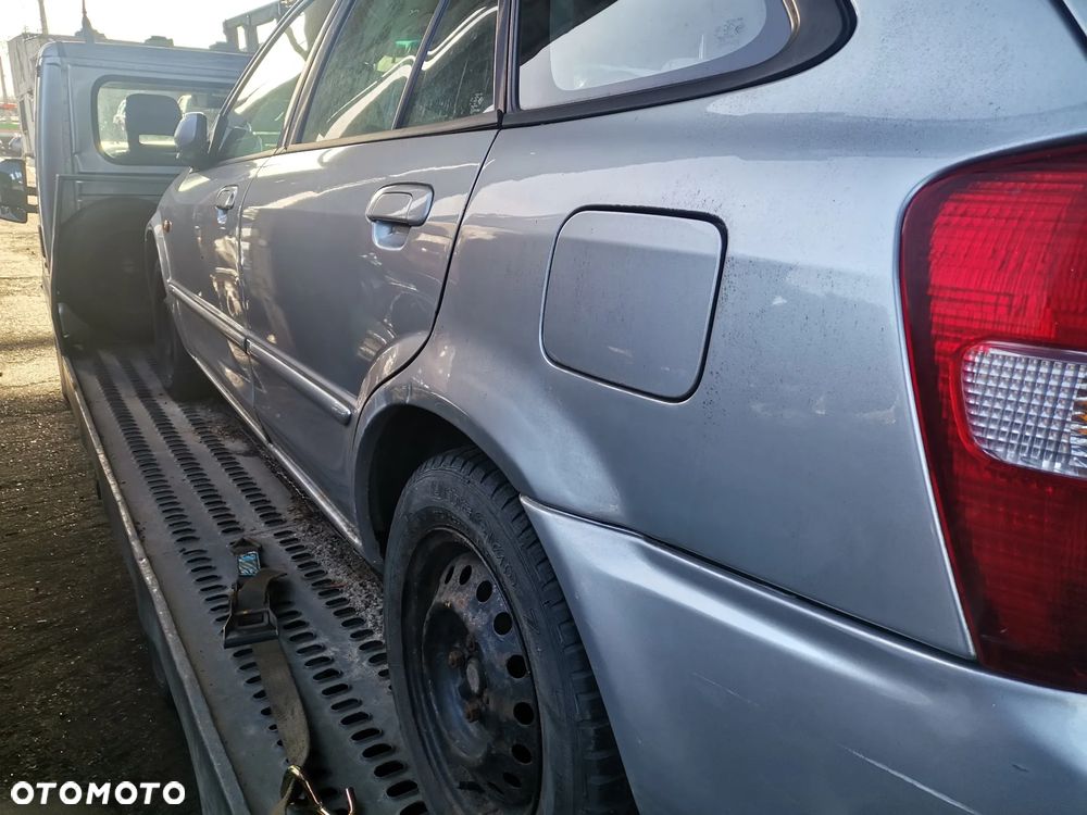 Mazda 323f BJ 2001r maska zderzak szyba fotel silnik skrzynia blotnik drzwi lusterko - 6