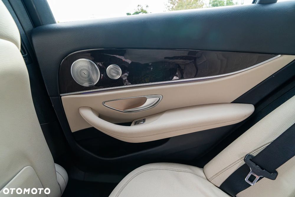 Mercedes-Benz Klasa E 450 4-Matic 9G-TRONIC - 18