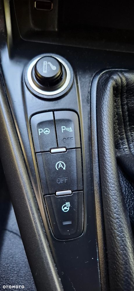 Ford Focus 1.5 EcoBoost ST-Line Business - 25
