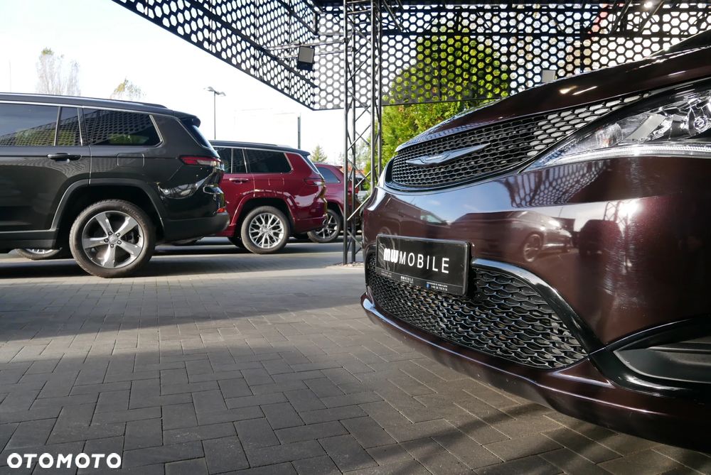 Chrysler Pacifica - 29