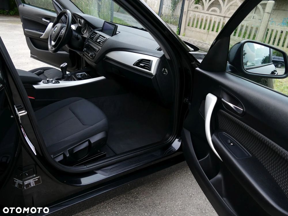 BMW Seria 1 118i Edition Sport - 16