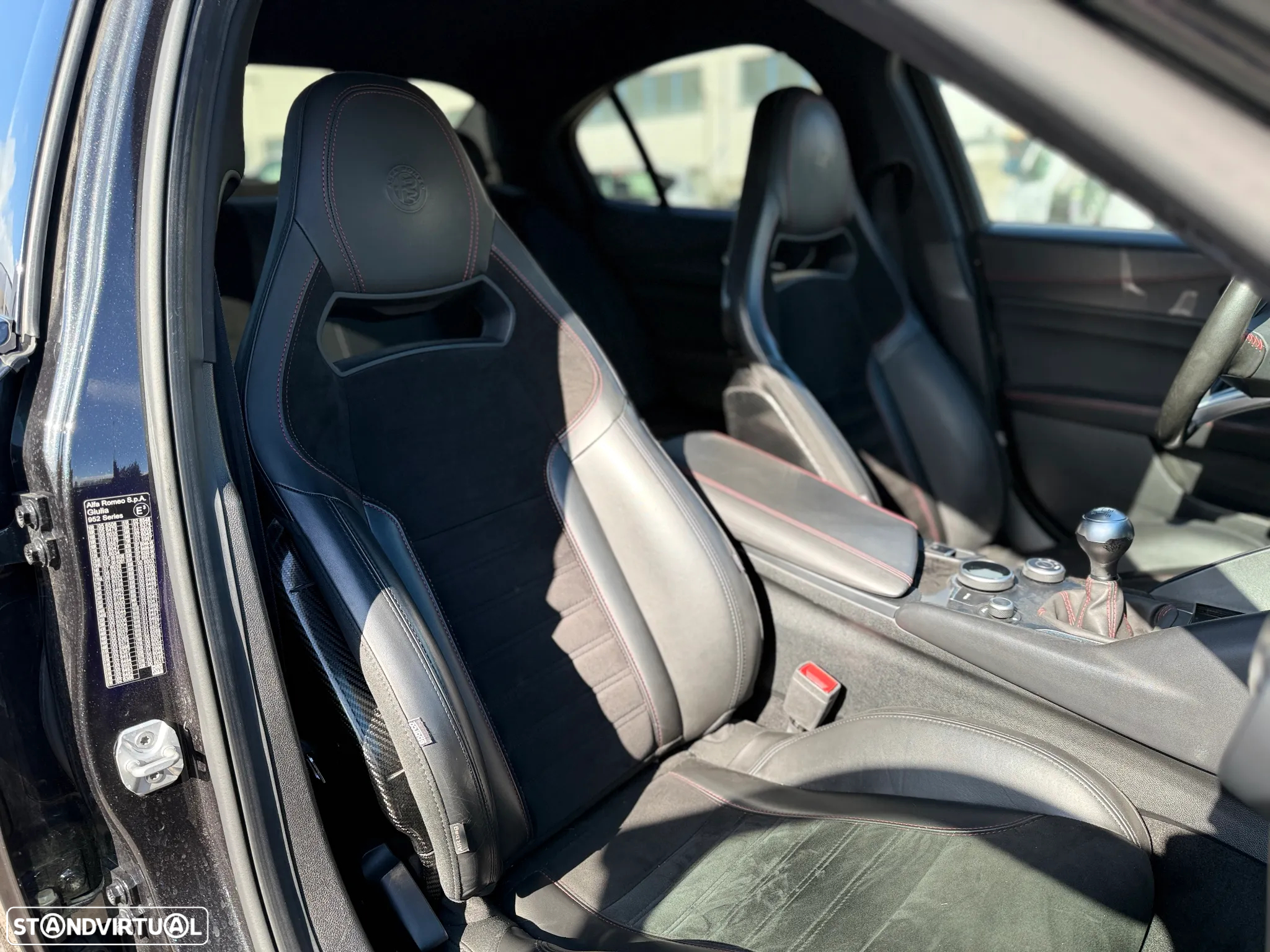 Alfa Romeo Giulia 2.9 V6 Bi-Turbo Quadrifoglio - 16