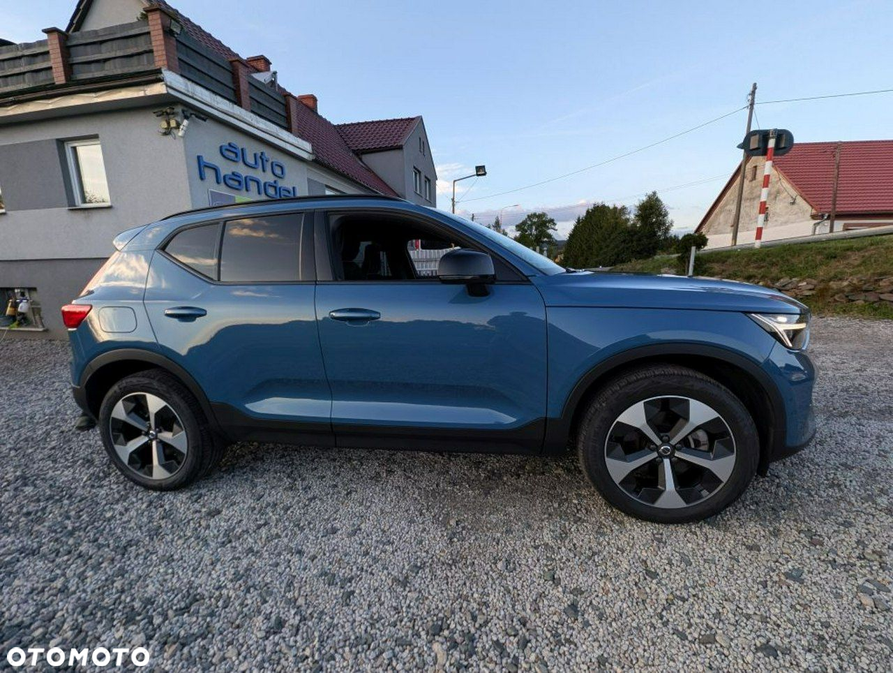 Volvo XC 40 B3 Plus Dark - 3