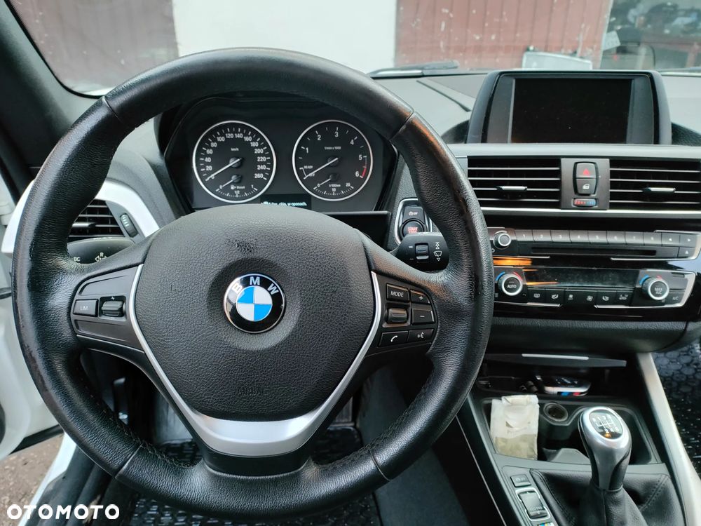 BMW Seria 2 218d Luxury Line - 11