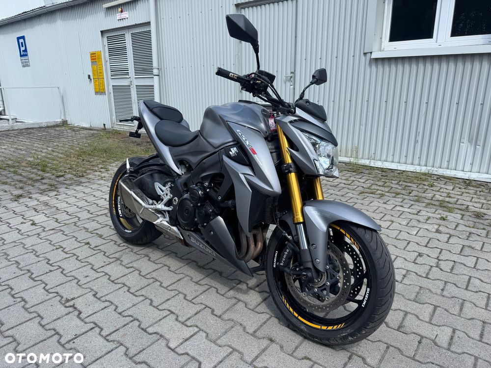 Suzuki GSX 1000 - 1