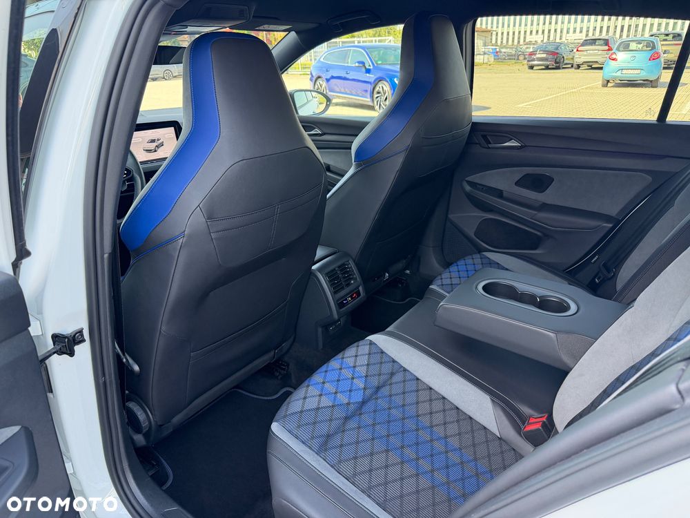 Volkswagen Golf - 19