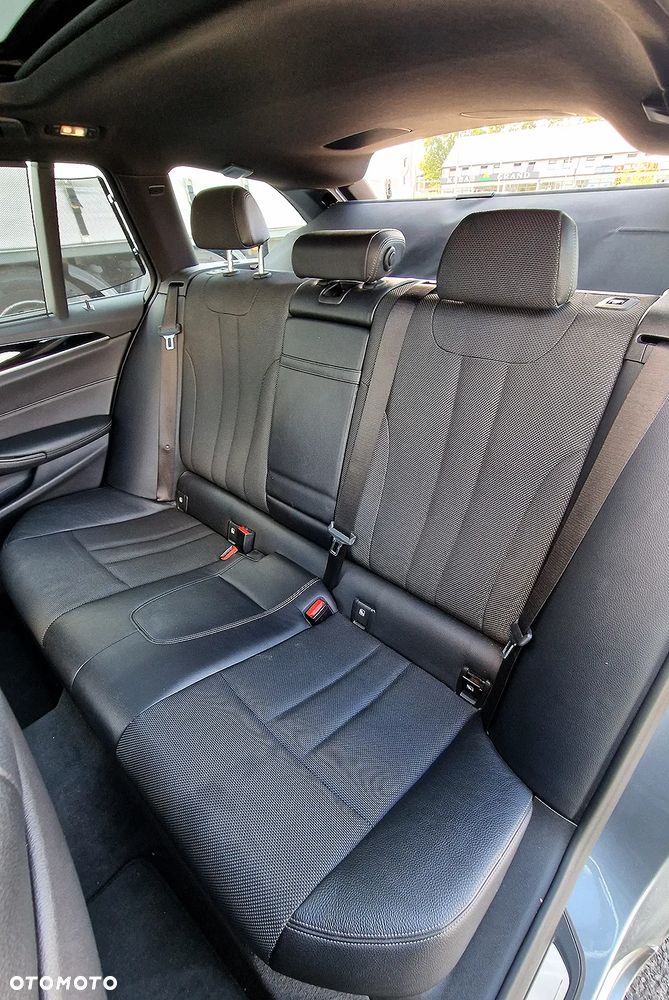 BMW Seria 5 525d Sport Line - 19