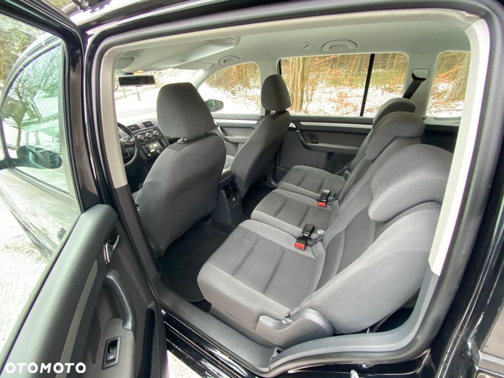 Volkswagen Touran 1.2 TSI STYLE - 17