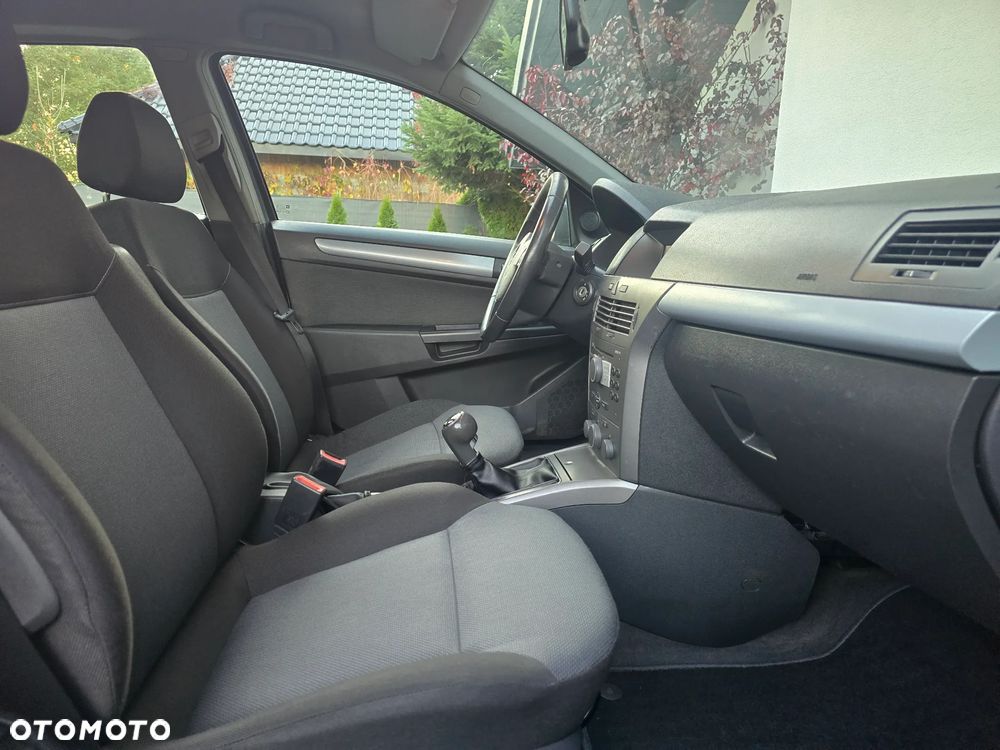 Opel Astra III 1.6 Essentia - 10
