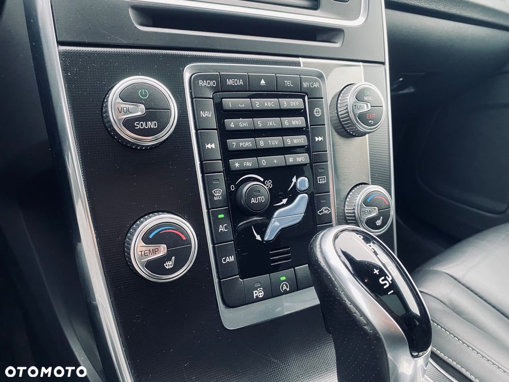 Volvo V60 D4 Geartronic R-Design - 31