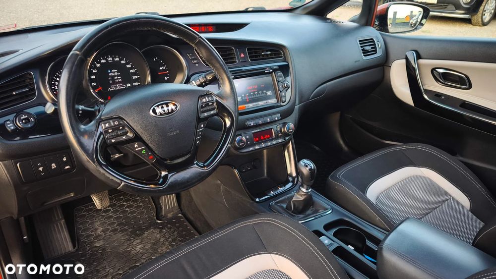 Kia Ceed 1.6 GDI Spirit - 18