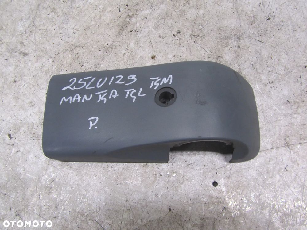 Mercedes Actros maskownica dolna ramienna lusterka prawy przód 81637310260 - 1