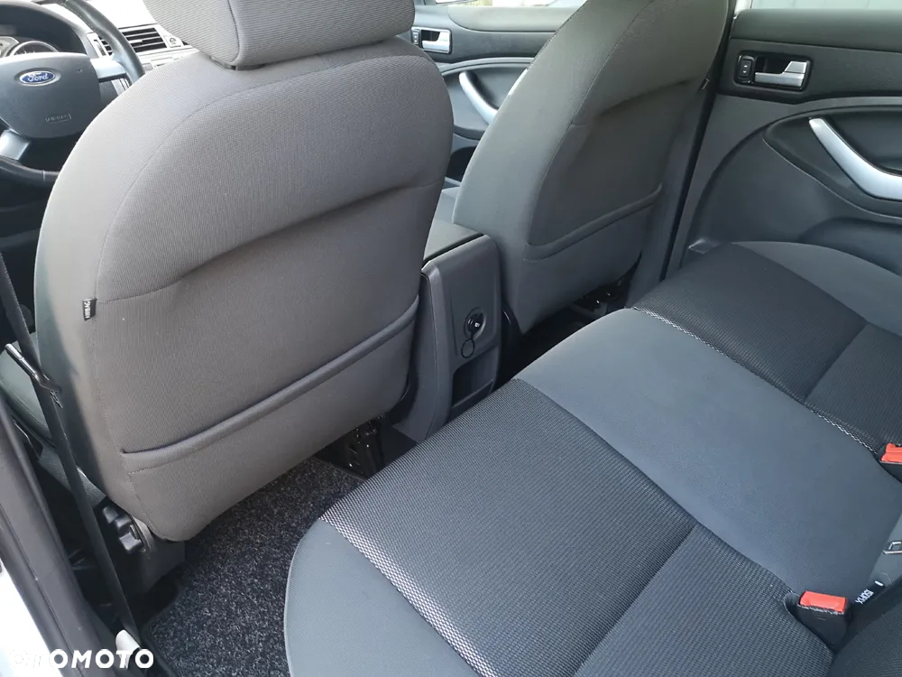 Ford Kuga 2.0 TDCi 2x4 Trend - 27