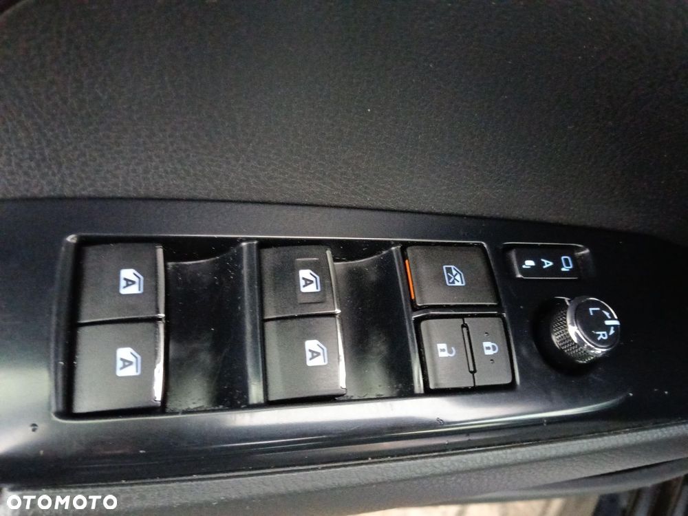 Toyota Camry 2.5 Hybrid Executive CVT - 17