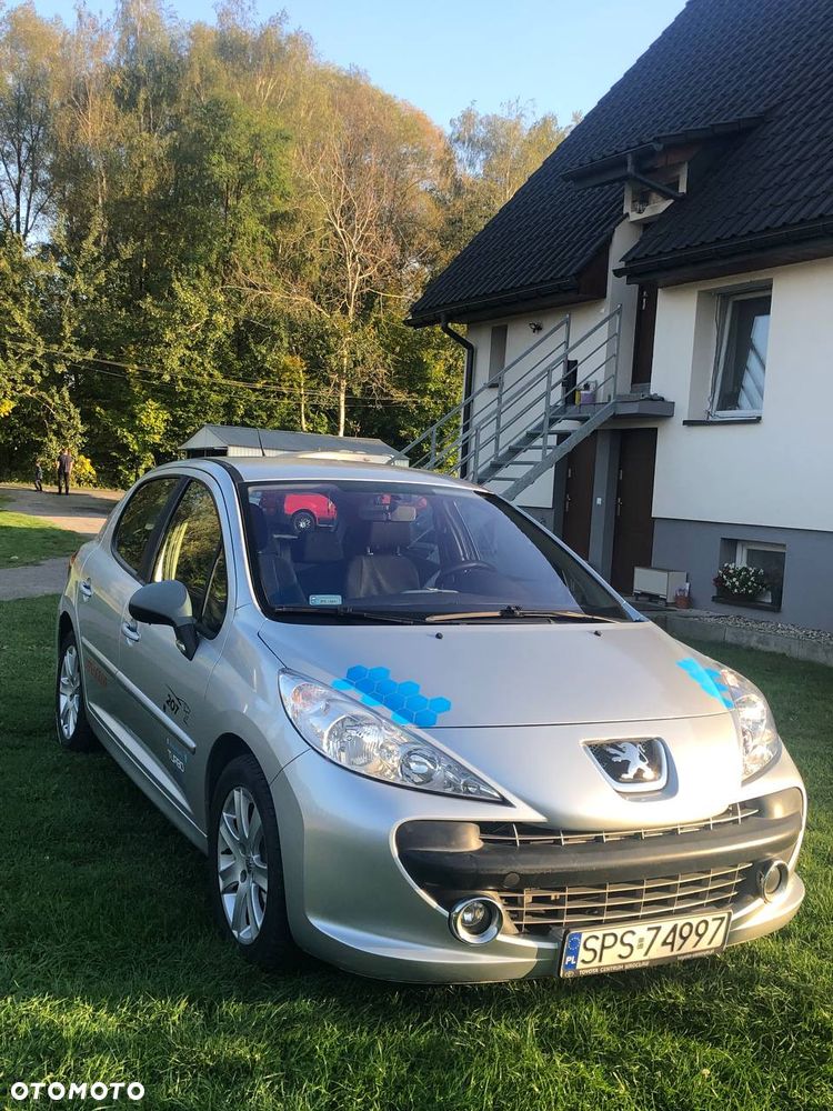 Peugeot 207 - 8