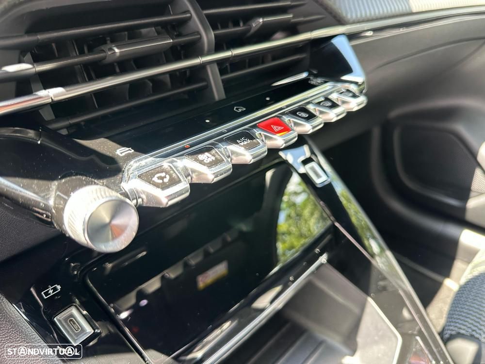 Peugeot e-208 50 kWh GT Pack - 26