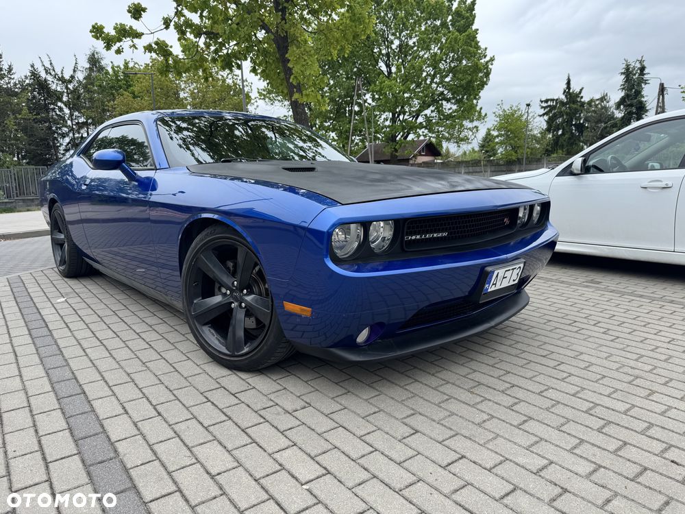 Dodge Challenger - 2