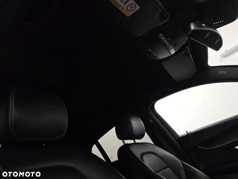 Mercedes-Benz GLC 250 4Matic 9G-TRONIC AMG Line - 27