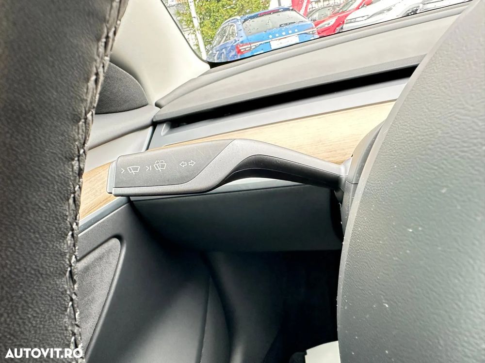 Tesla Model 3 Langstreckenbatterie Allradantrieb Dual Motor - 33