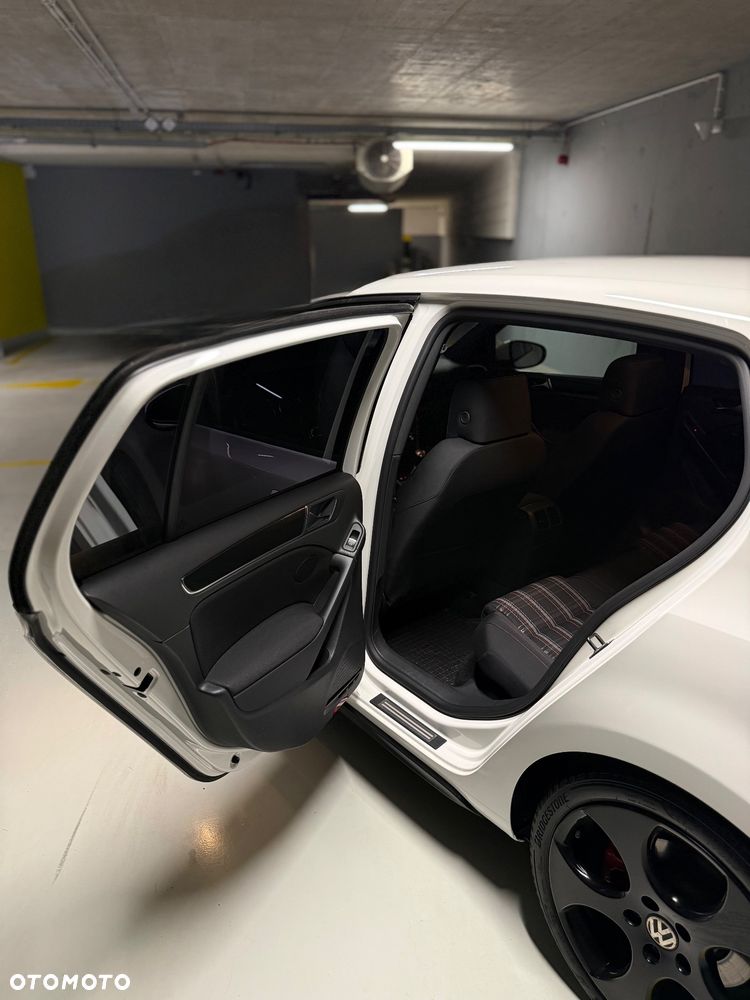 Volkswagen Golf - 21