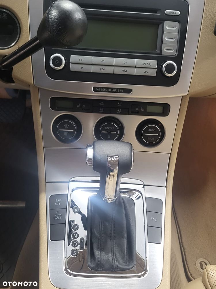 Volkswagen Passat Variant 2.0 TDI DSG Highline - 32