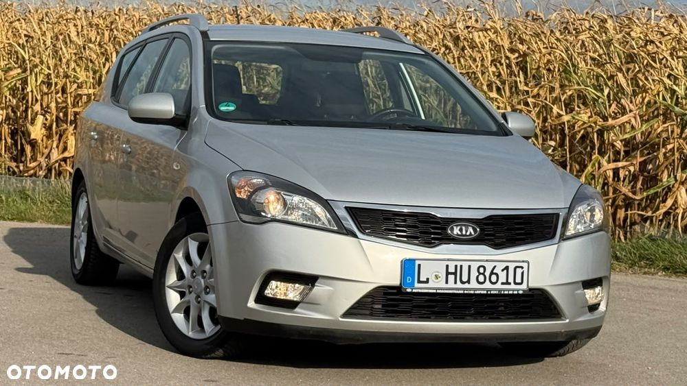 Kia Ceed - 27
