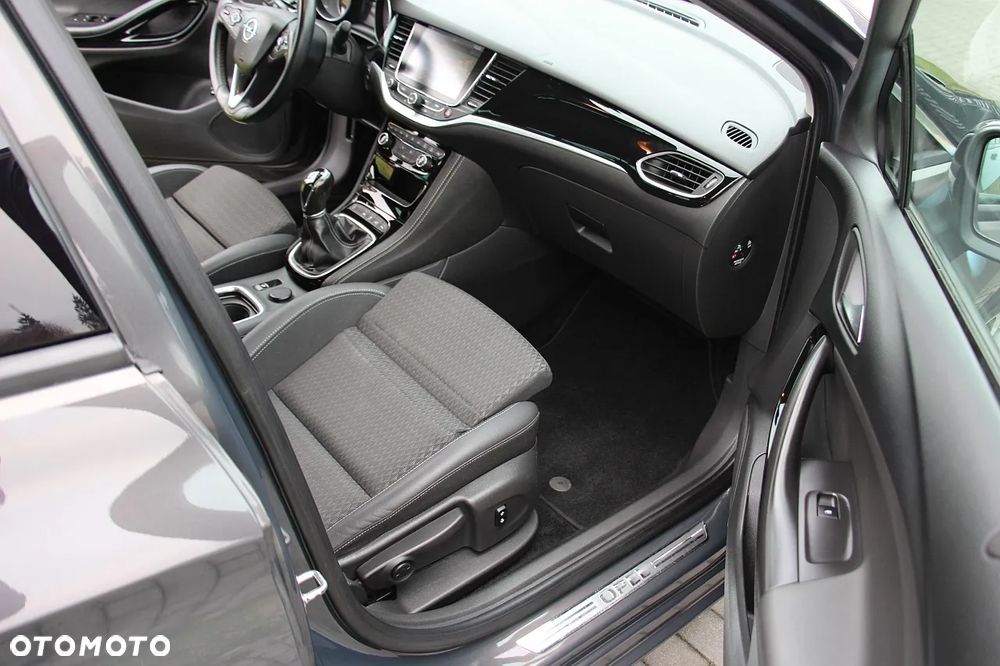 Opel Astra 1.6 CDTI Cosmo - 29