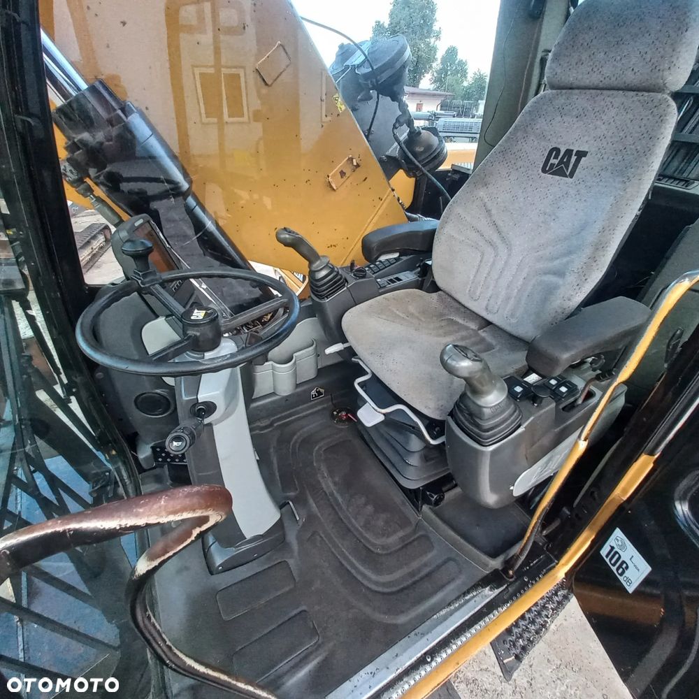Caterpillar CAT M322D Przeładunkowa - 8