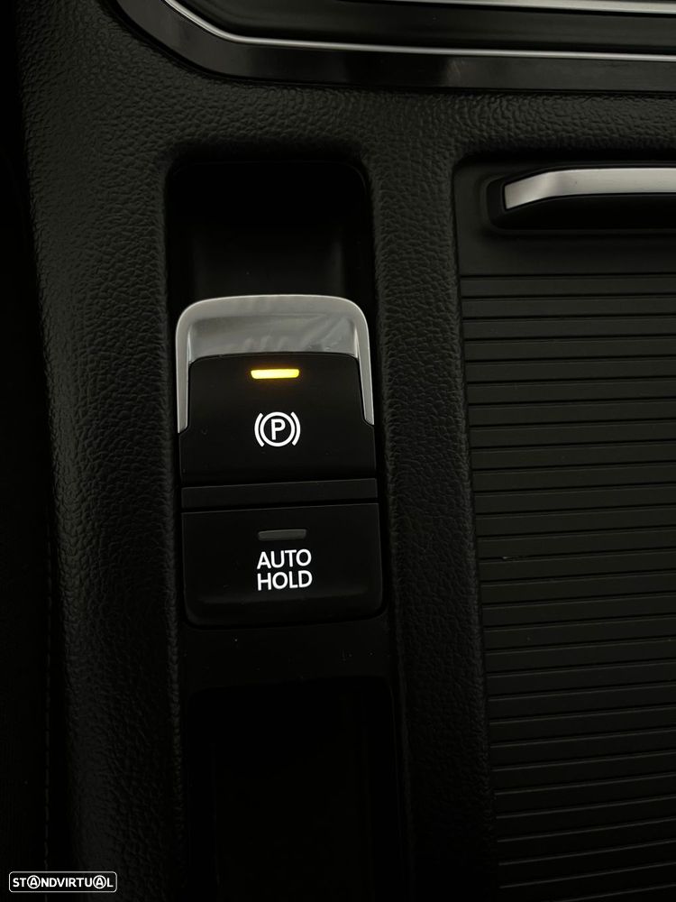 VW Passat Variant 2.0 TDI Elegance DSG - 17