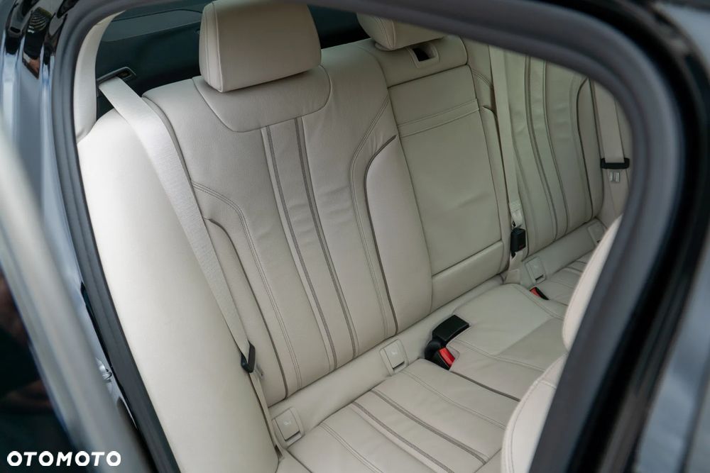 BMW Seria 5 520d xDrive Luxury Line - 27
