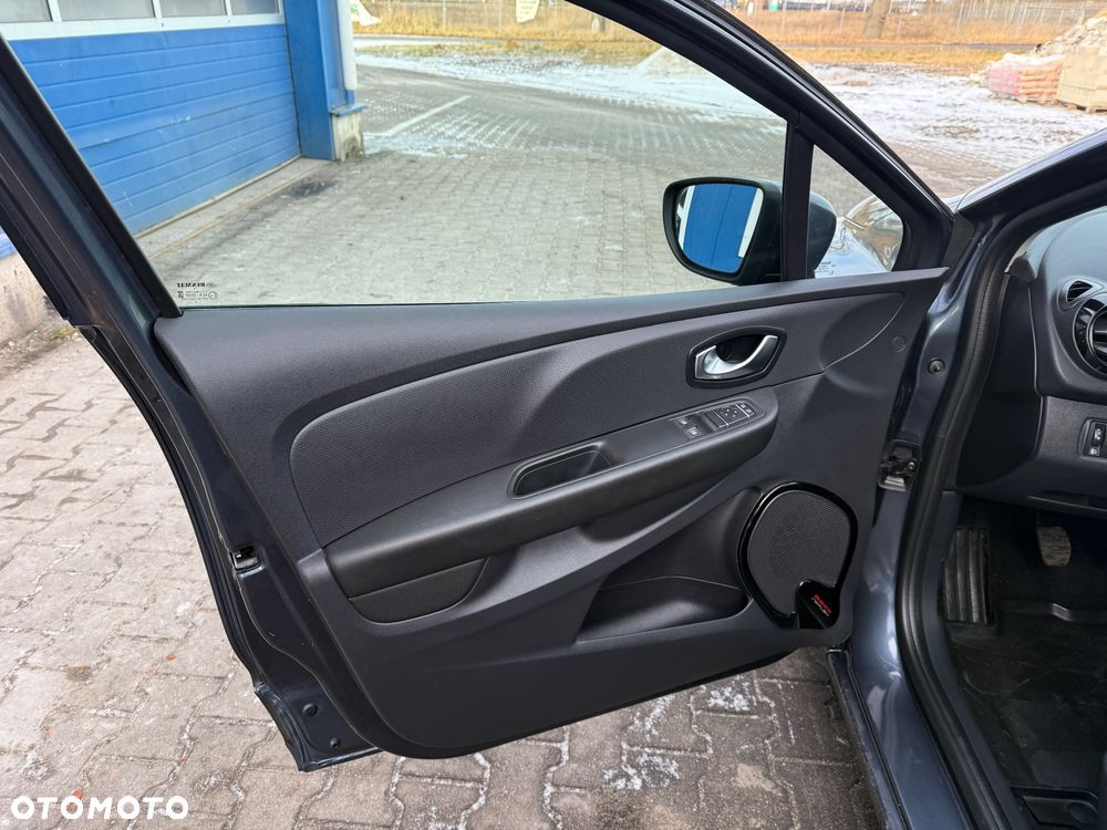 Renault Clio - 26