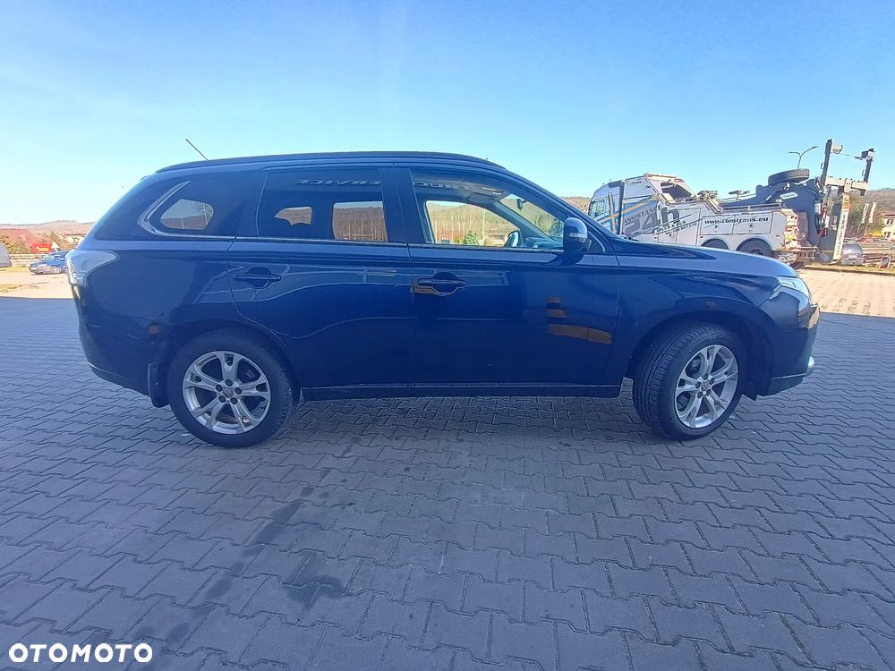 Mitsubishi Outlander 2.2 DI-D 4WD Automatik Instyle - 20