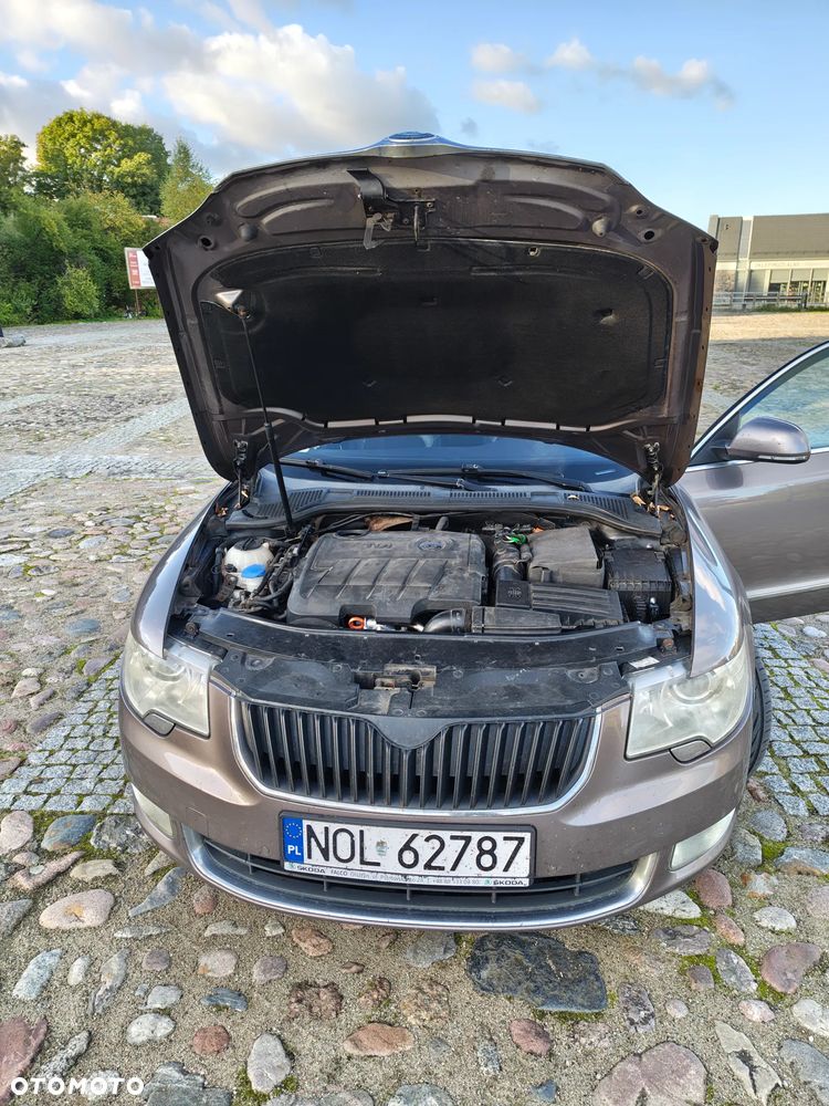 Skoda Superb 2.0 TDI Platinum - 33