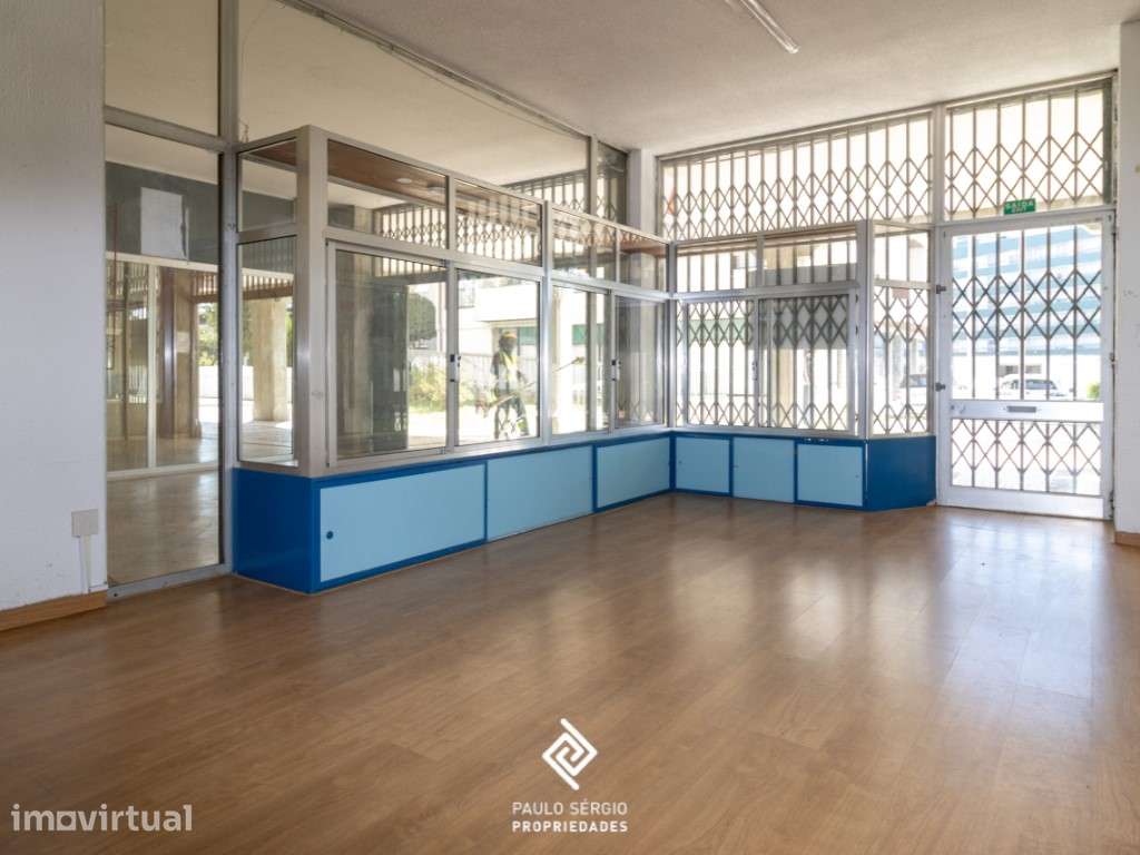 Arrenda-se loja na Galeria Comercial das Guardeiras em Moreira da Maia - Grande imagem: 3/6