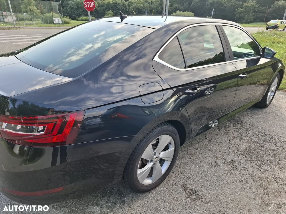 Skoda Superb 2.0 TDI Style - 1