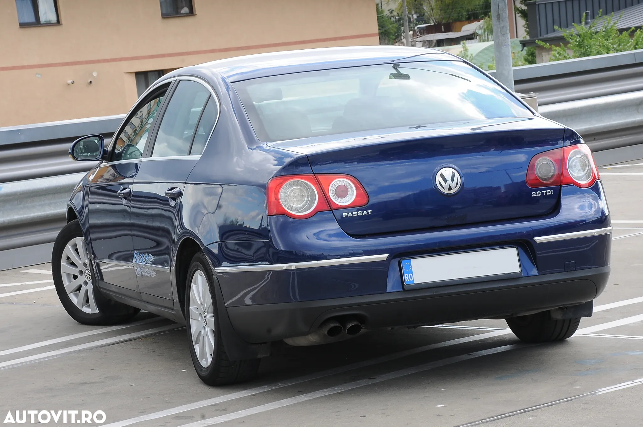 Volkswagen Passat - 11