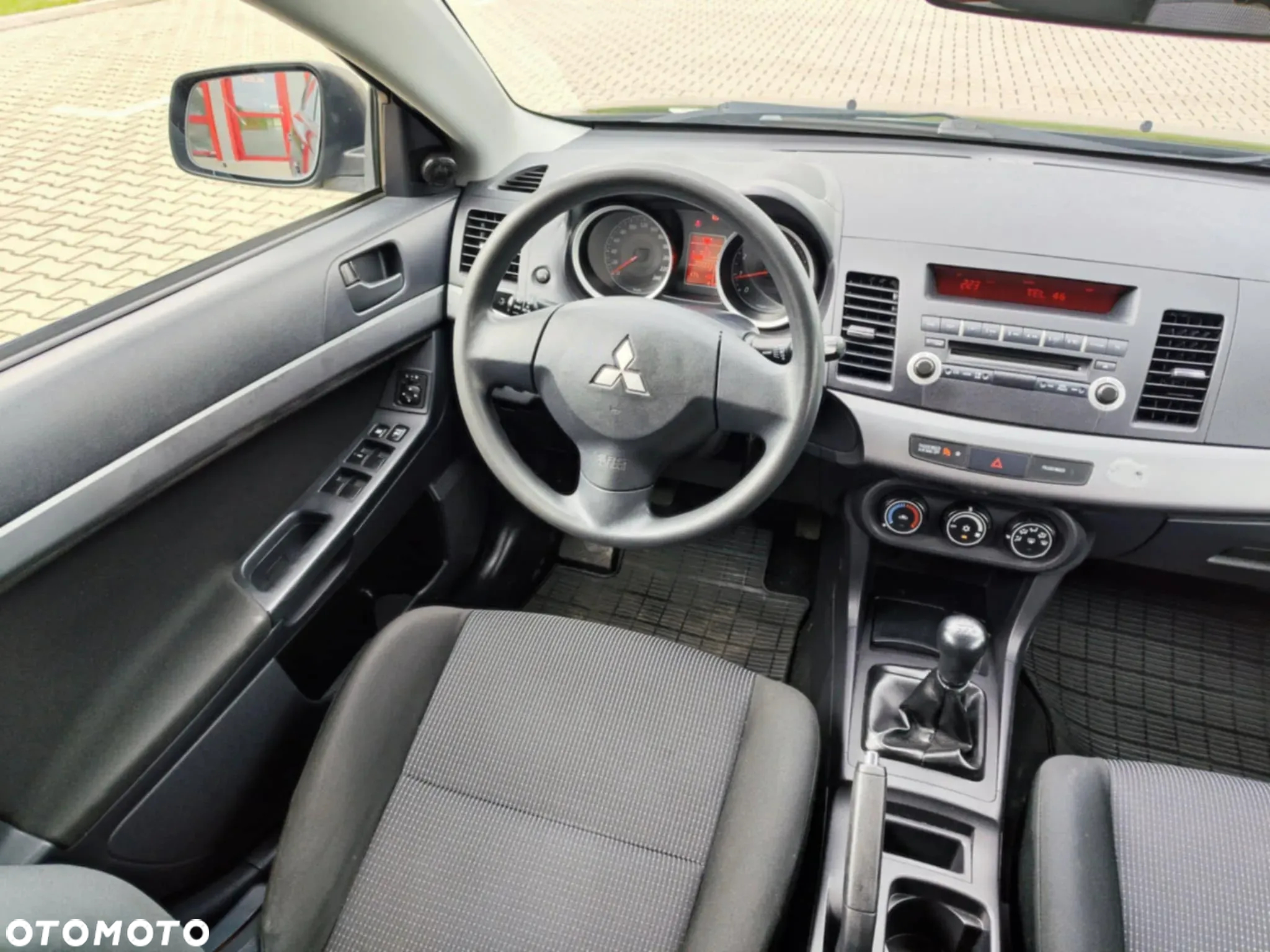 Mitsubishi Lancer 1.5 Inform - 18